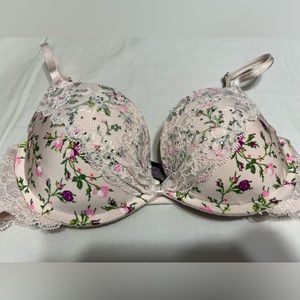 Victoria’s Secret Push Up Bra - NWOT
